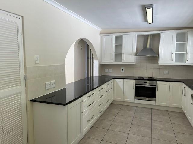 To Let 4 Bedroom Property for Rent in Constantia Western Cape